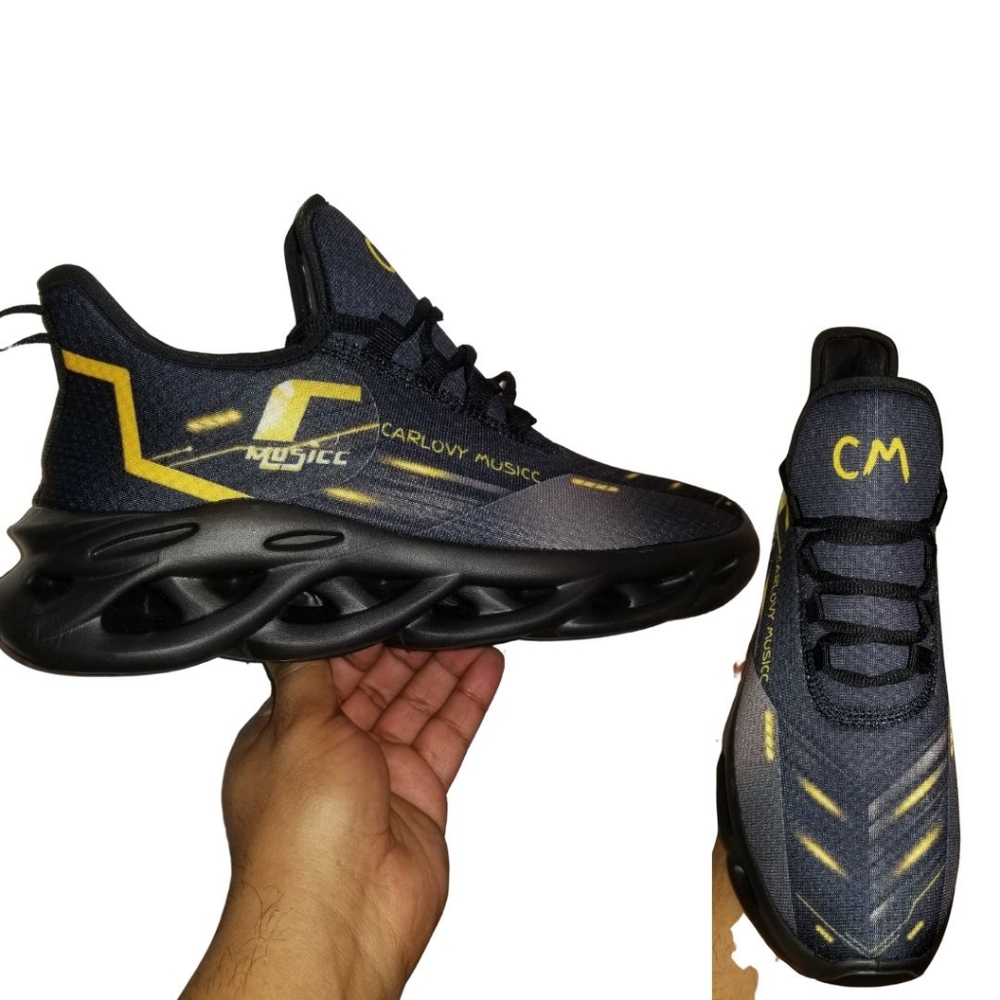 Carlovy Musicc Runners Size 9